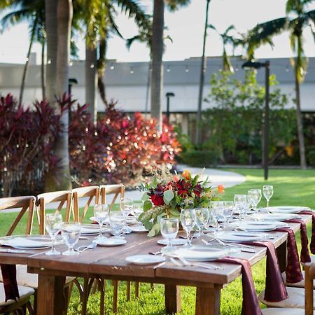 Отель Miami Airport Marriott Экстерьер фото