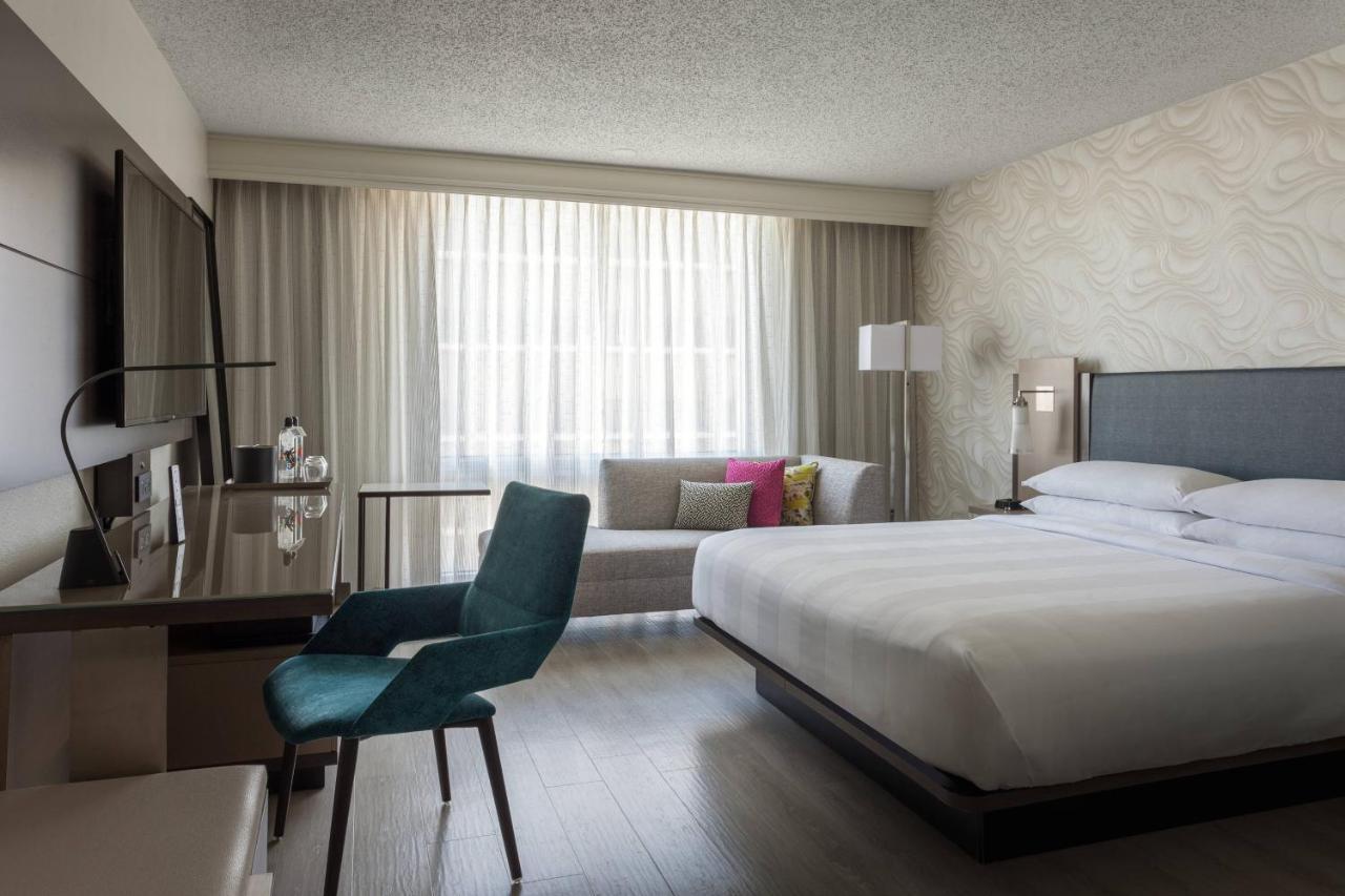 Отель Miami Airport Marriott Экстерьер фото