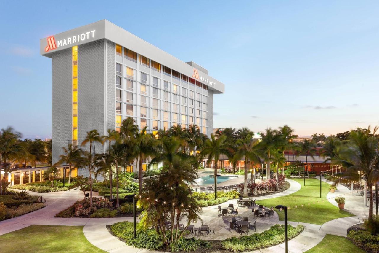 Отель Miami Airport Marriott Экстерьер фото