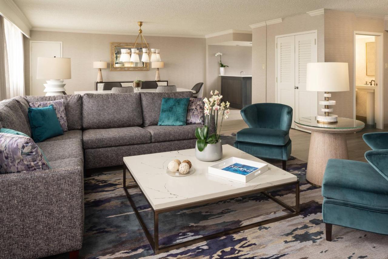 Отель Miami Airport Marriott Экстерьер фото