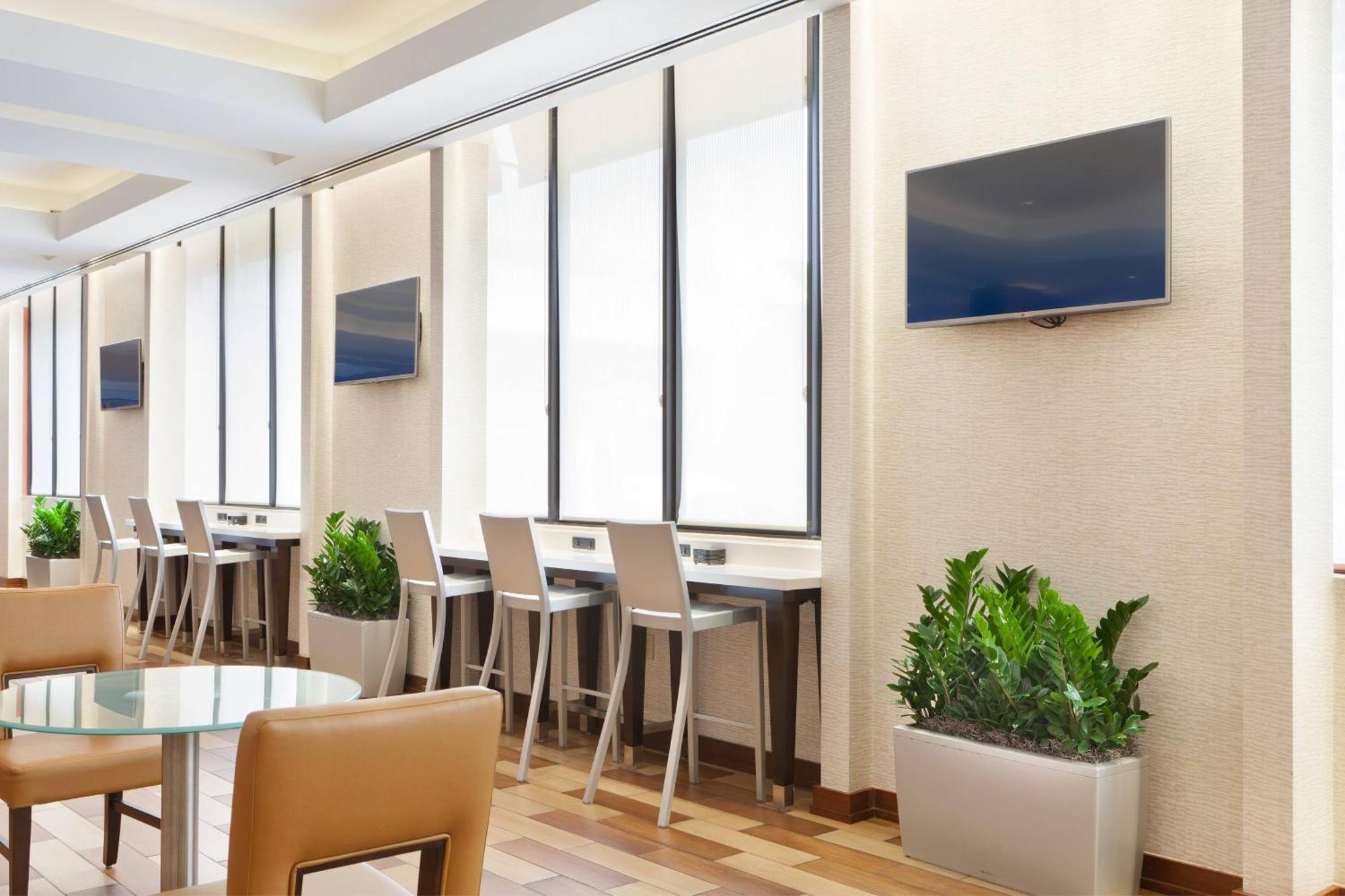Отель Miami Airport Marriott Экстерьер фото