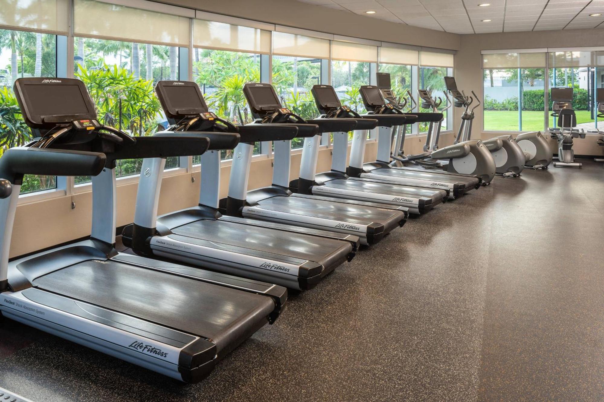 Отель Miami Airport Marriott Экстерьер фото